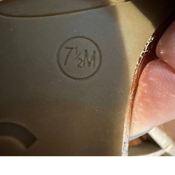 G by Guess Shantel Open Toe Strappy Sandals Metallic Gold Size 7.5 Party Shoes - Picture 8 of 10